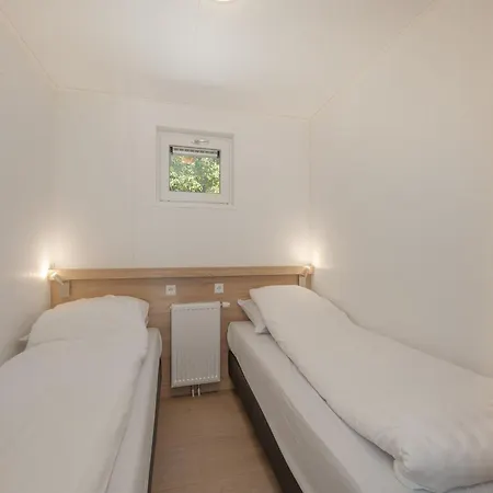 Chalet Modern With Dishwasher, 8 Km From Helmond