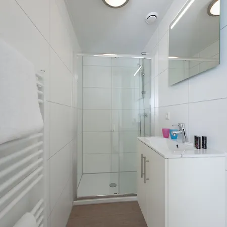 Modern With Dishwasher, 8 Km From Helmond Chalet *